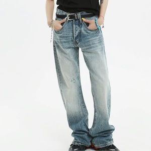 Washed microflare ripped denim
